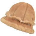 Chapéus de lã de pele de carneiro calorosamente